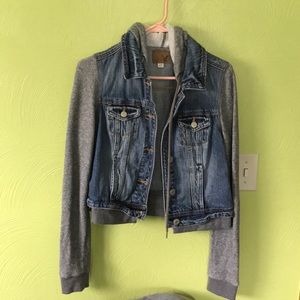 Denim jacket with hood and comfy sleeves
